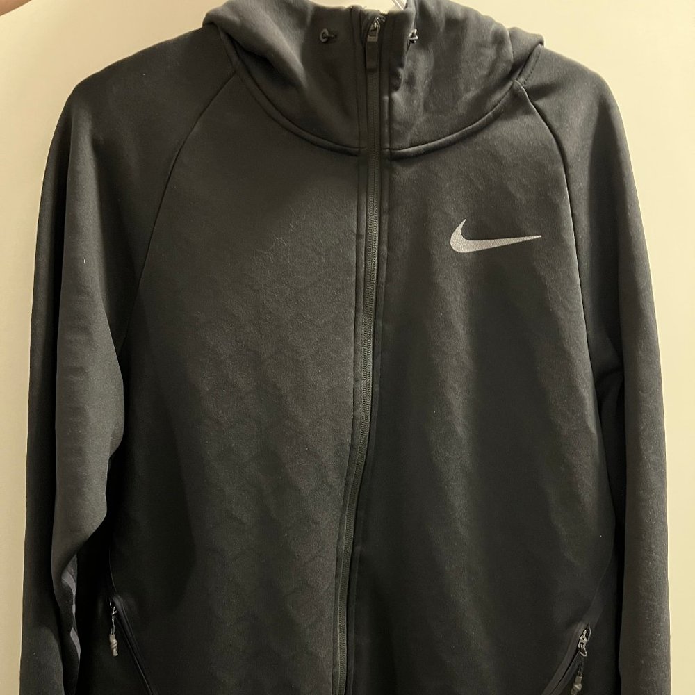 NIKE THERMA-SPHERE MAX JACKET